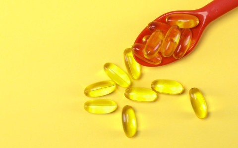 女人吃鱼油的最佳时间：早晨空腹时刻