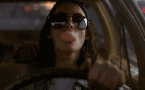 情侣开车姿势指南，居然还可以怎么玩！