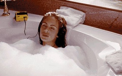 女性喷水就一定代表极致爽嗨吗？喷水=Gāo巢？