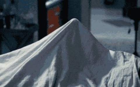 男生睡觉时小兄弟一直立着正常吗