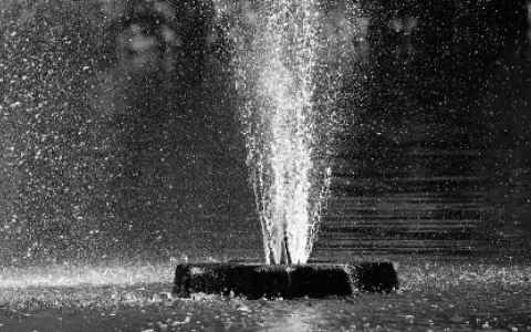 善用手指，解锁小喷泉让她潮水喷涌！